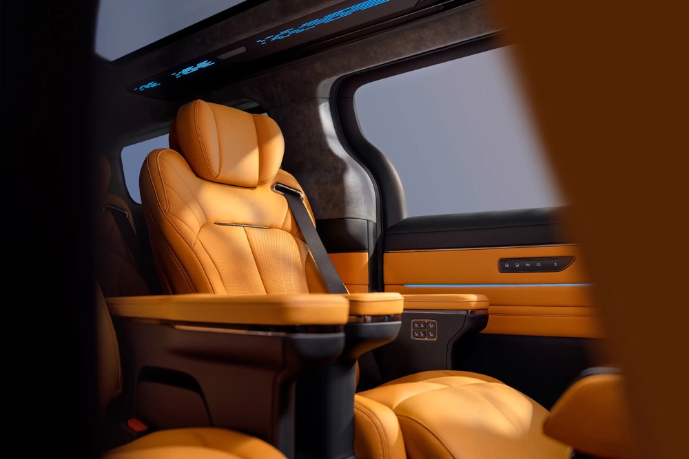 LEVC L380 Pro Ultra 4WD MPV 6-Seater Electric Minivan EV Car for Maximum Speed of 170 Km/H