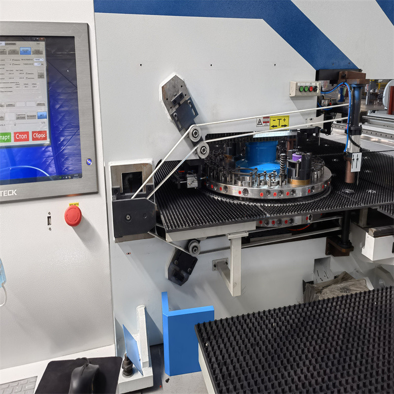 Servo Motor Automatic Turret Punching Machine Sheet Metal Stamping Turret Cnc Machine