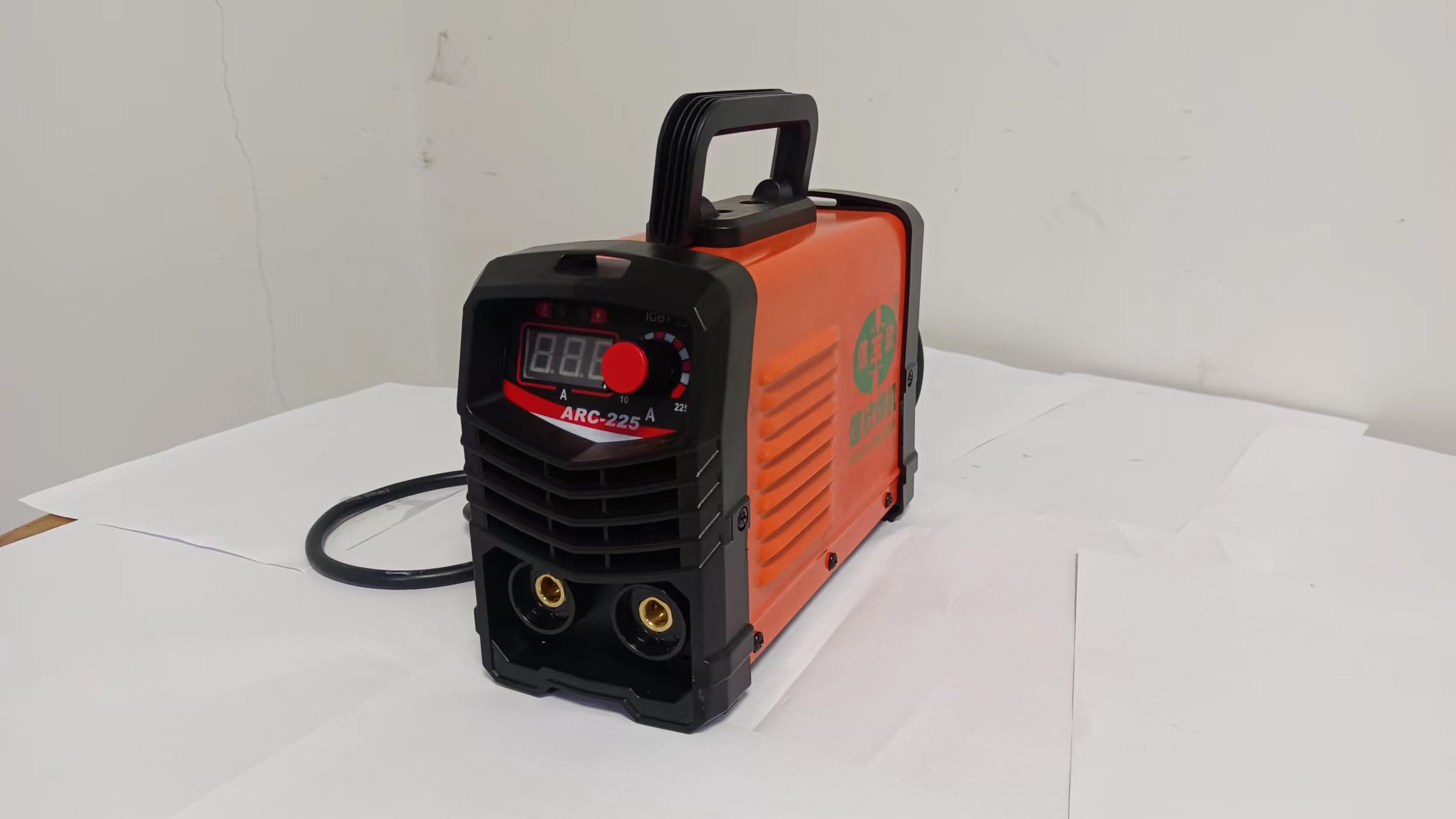 Portable ARC Welder MMA Manual Handheld Home Mini Welding Machine with Compact Design