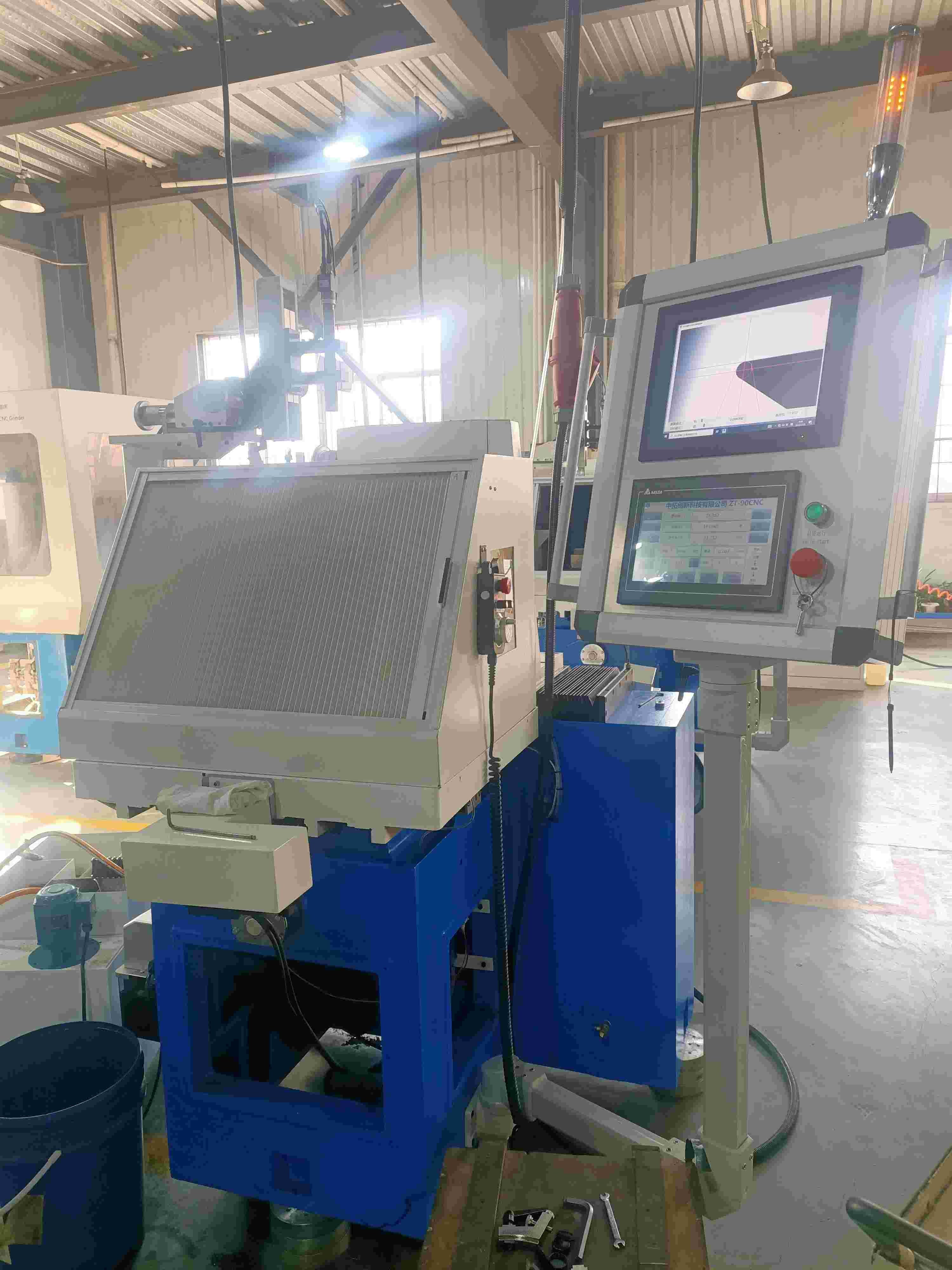High Precision PCD / PCBN Grinder With Online Measurement System