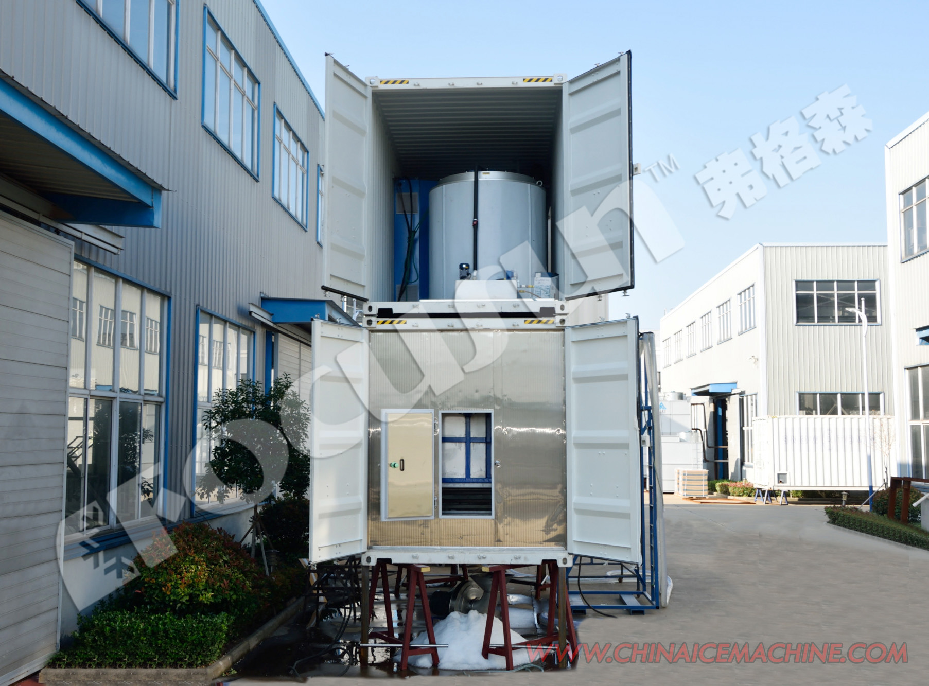 20 Tons Snow for Snow Skiing at Amusement Park Powered by Gas and R449 Refrigerant