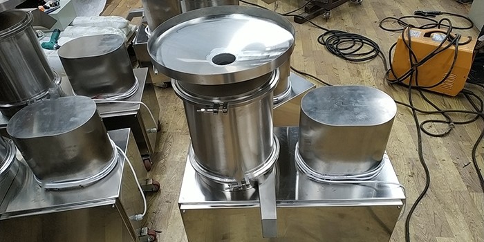 304 Stainless Steel Electric Egg Cracking Machine To Get The Egg Liquid With Centrifugal Working Principle