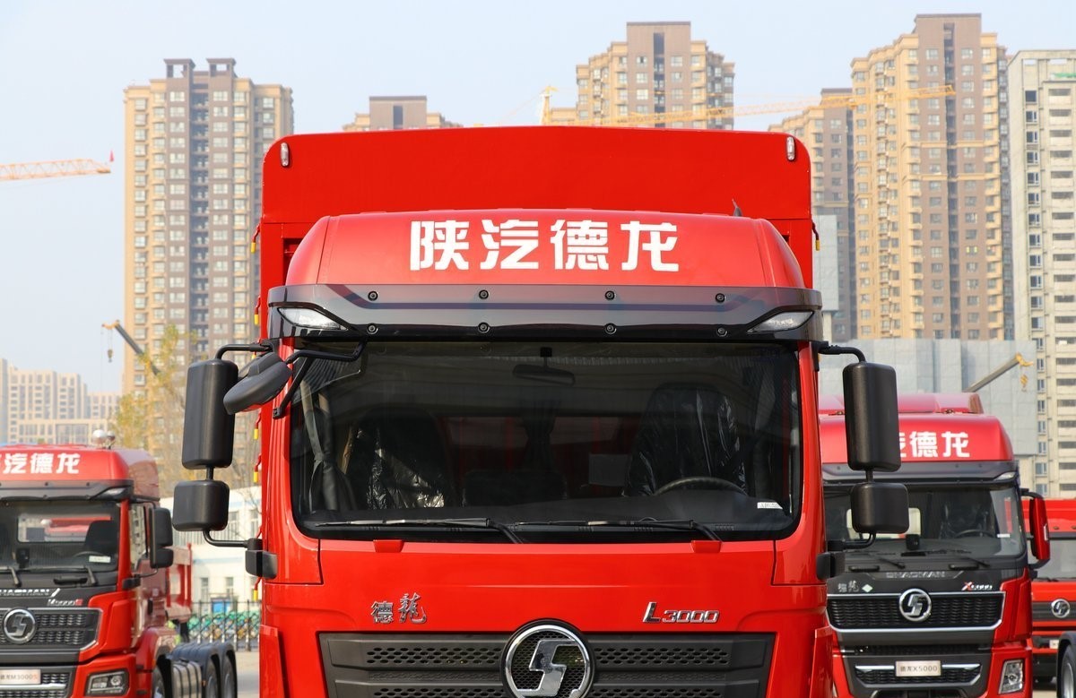 Left Steering Shacman L3000 Dry Van Sidewall Cargo Truck 6 Wheels Lorry Truck