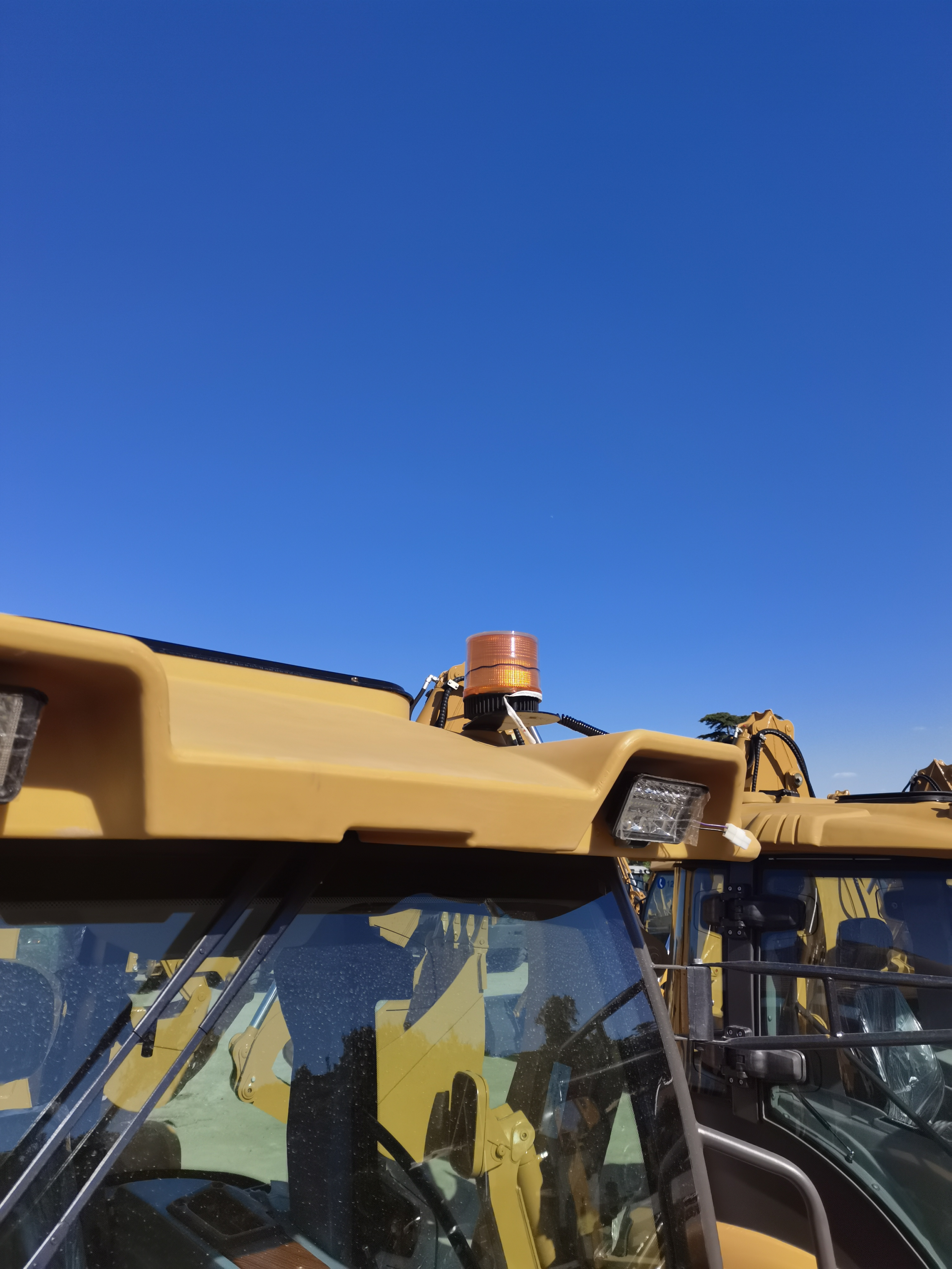 Quancheng Hydraulic Pump 4x4 Mini Tractor Excavator Backhoe Loader with Luxury ROPS Cabin