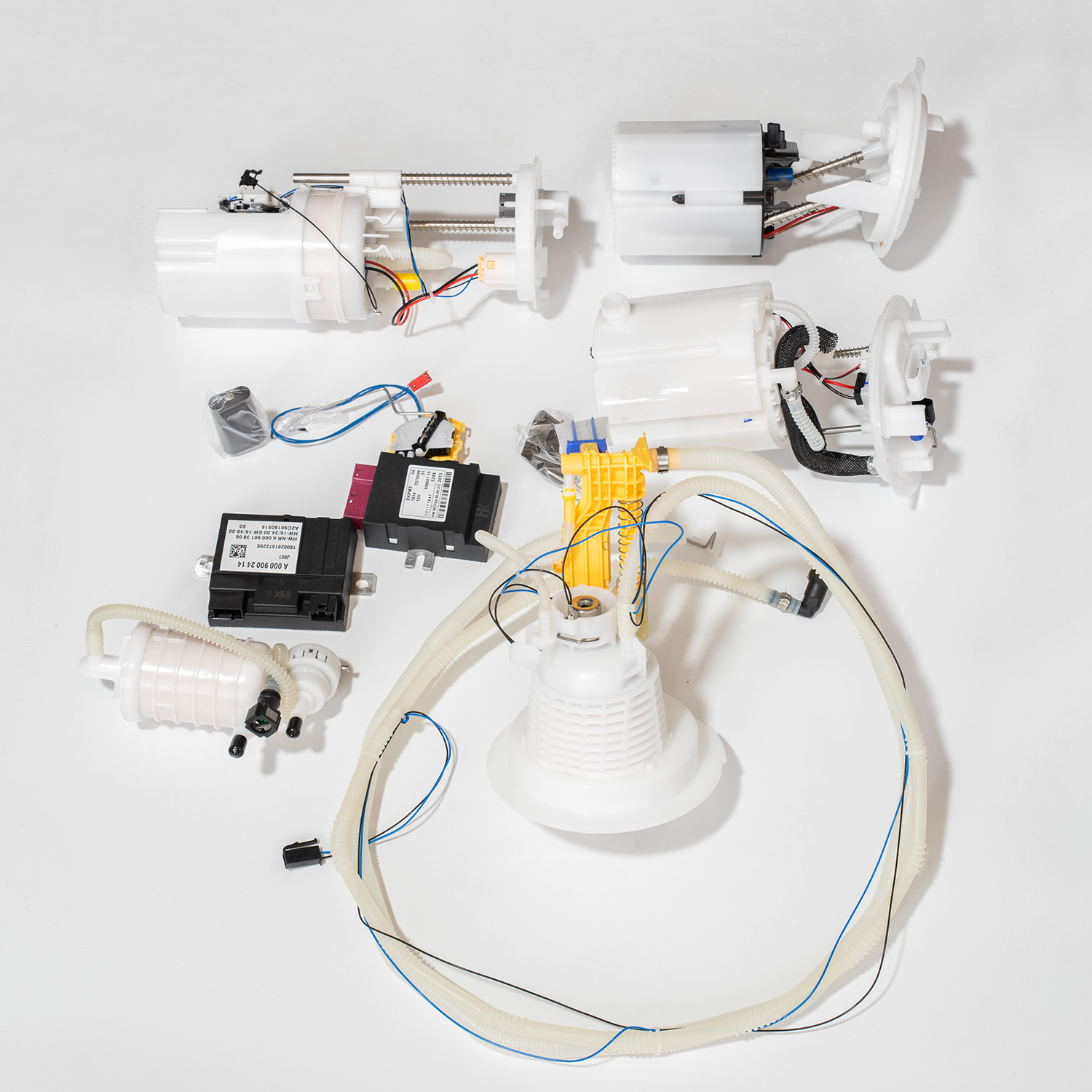 535 i Engine Car Fitment Xinlong Lion Electric Fuel Pump Assembly for BMW 16117260642