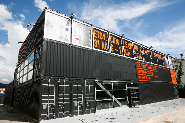 Anti Earthquake Prefab Metal House Kits Customized Steel Structure Frame With Open Balcony