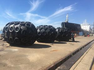 Quality Aircraft Tire Chain Net Pneumatic Rubber Fenders ISO17357 Yokohama Fenders wholesale