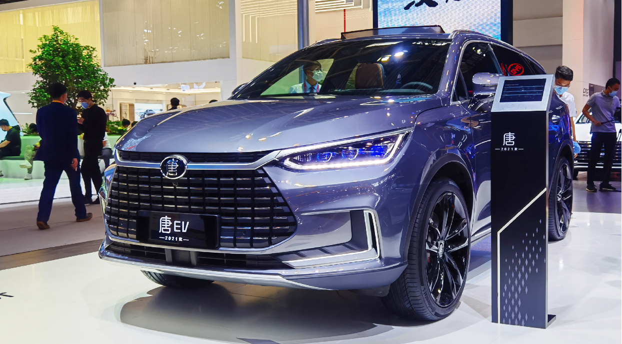 Single Dark Electric Cars with 108kwh Lithium Iron Phosphate Battery and Multi-function LED BYD Automatic Left Drive