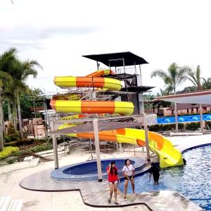 Quality Weather Resistance Aqua Park Water Slide Commercial Attractive Design wholesale