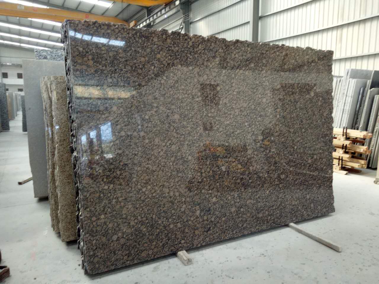 Beautiful Royal Brown Granite Tiles , Natural Engineered Granite Countertops