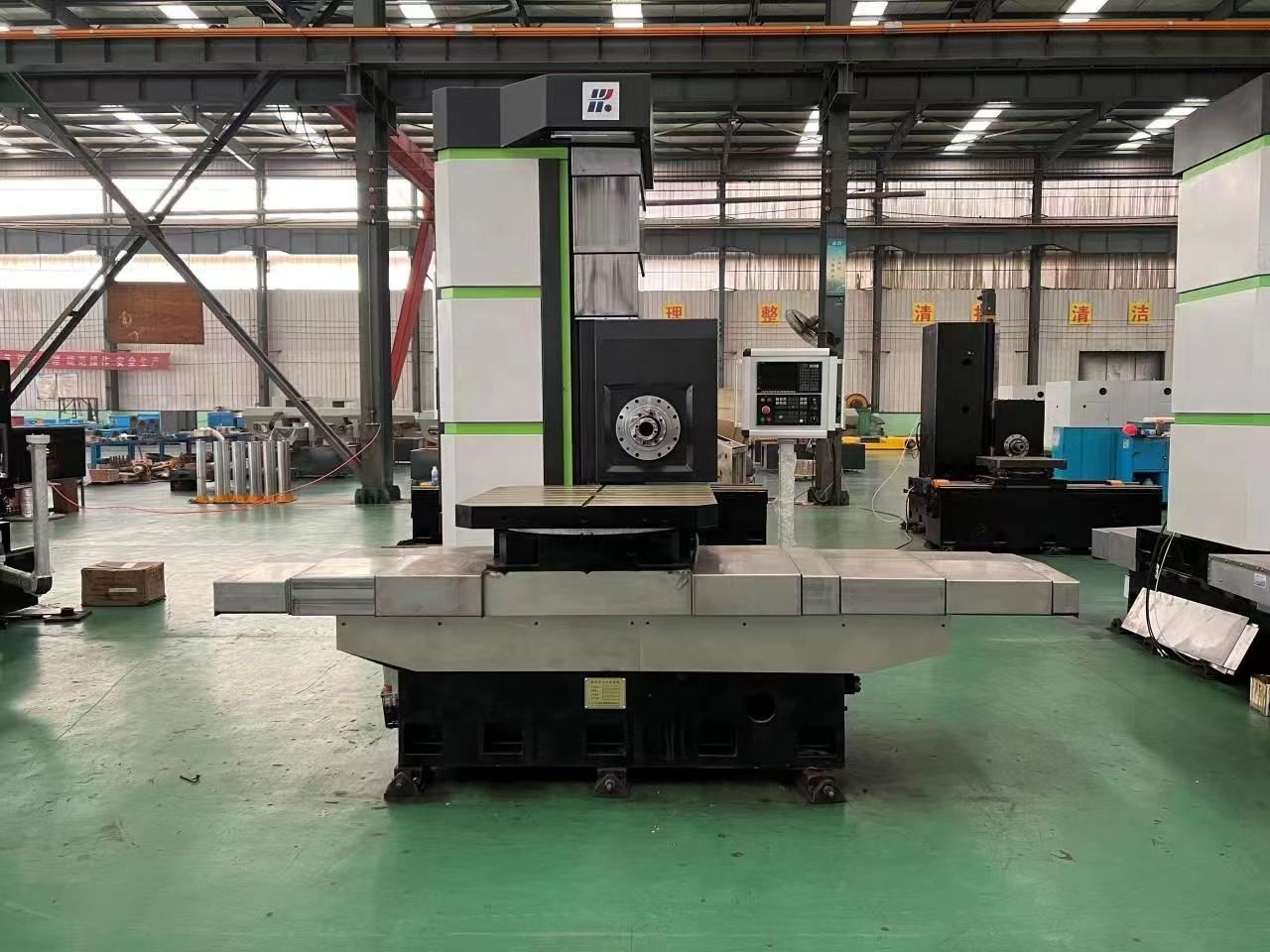 Accurate CNC Boring Machine with Table Travel Y of 900 mm and Travel W-axis of 600 mm