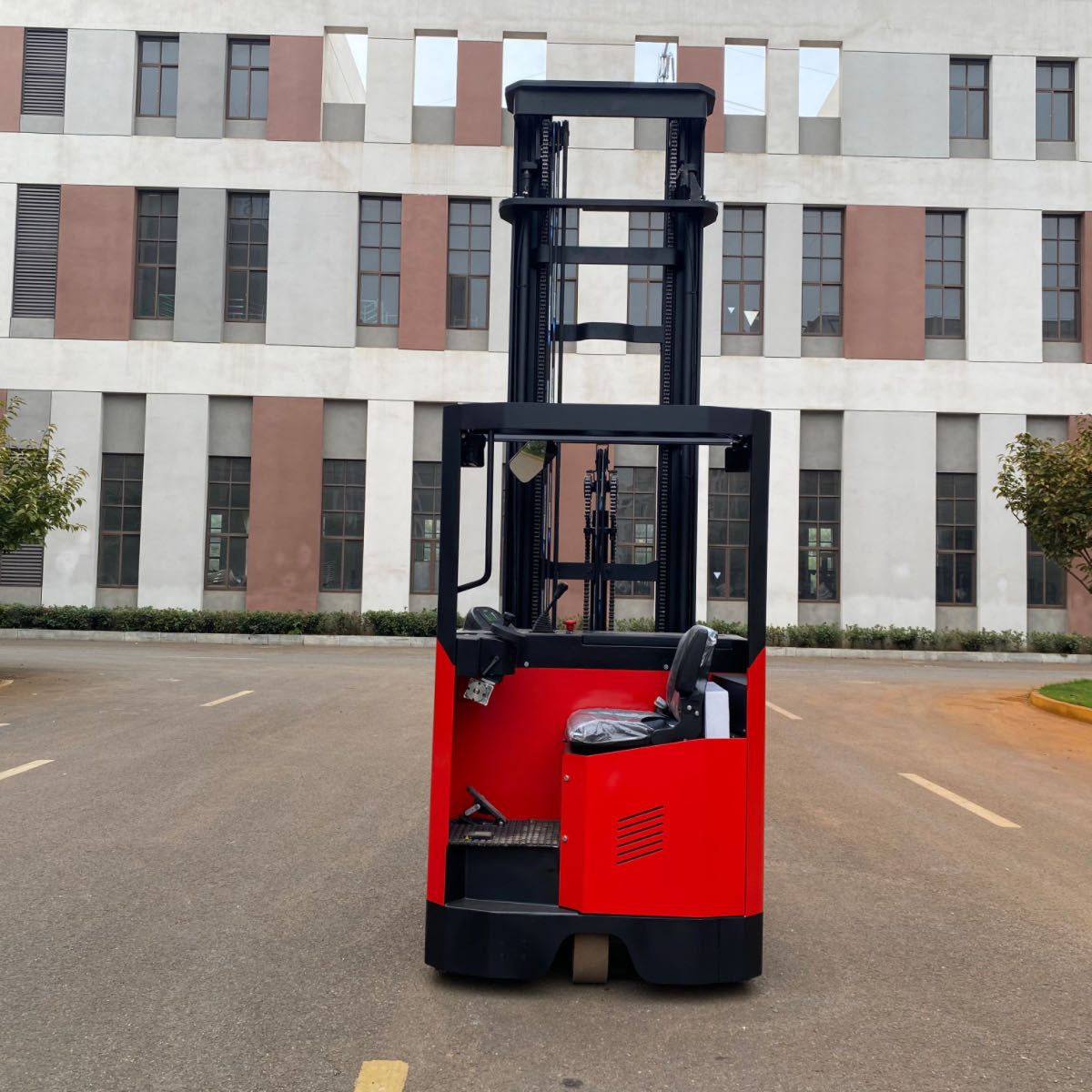 KAD 1.5 Tons 2 Tons Warehouse For Narrow Aisle Stacker Electric Reach Trucks