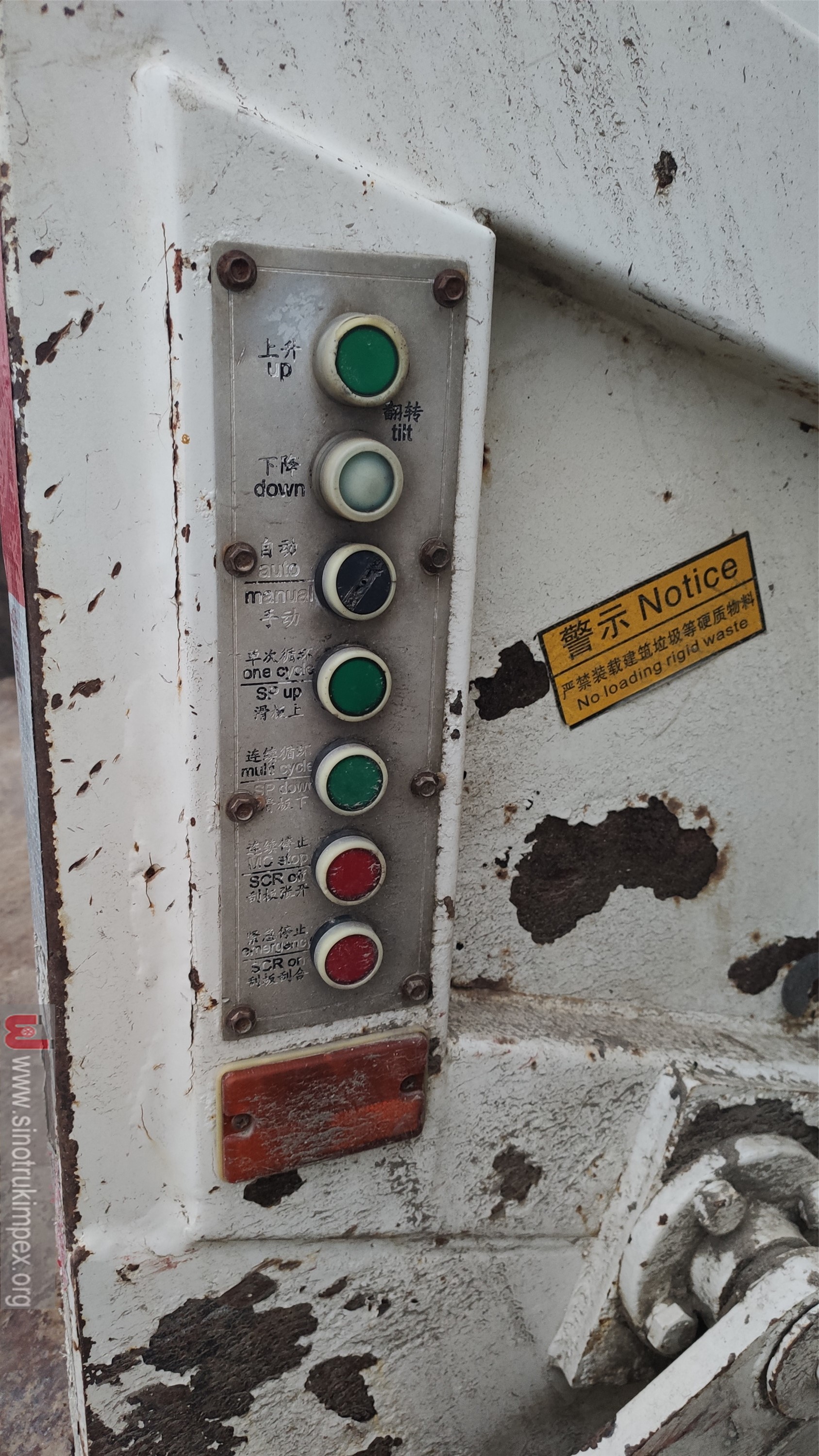 Used Rear Compression Garbage Truck Loading 12-18m3 Manual Transmission type