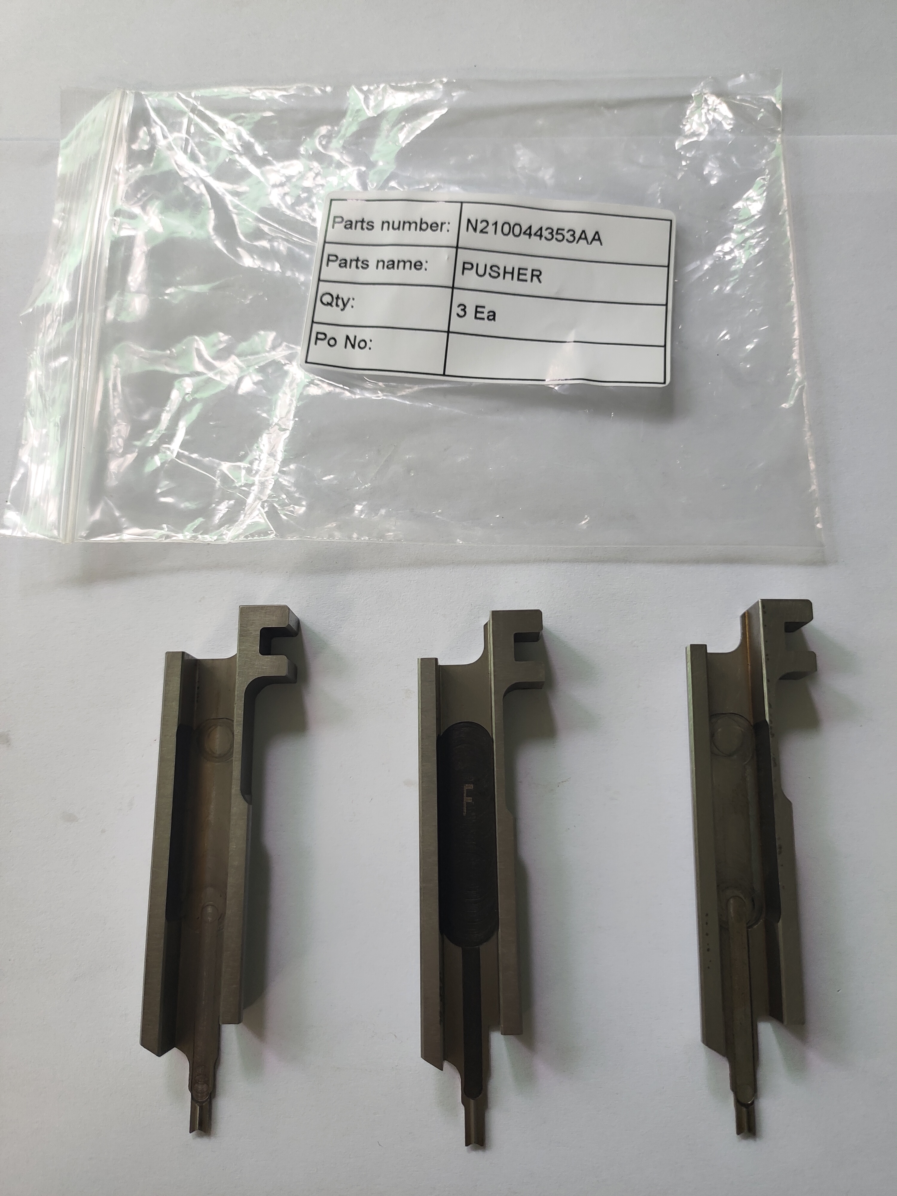N210044353AA Pusher Panasonic Spare Parts Original Rotating Clamp