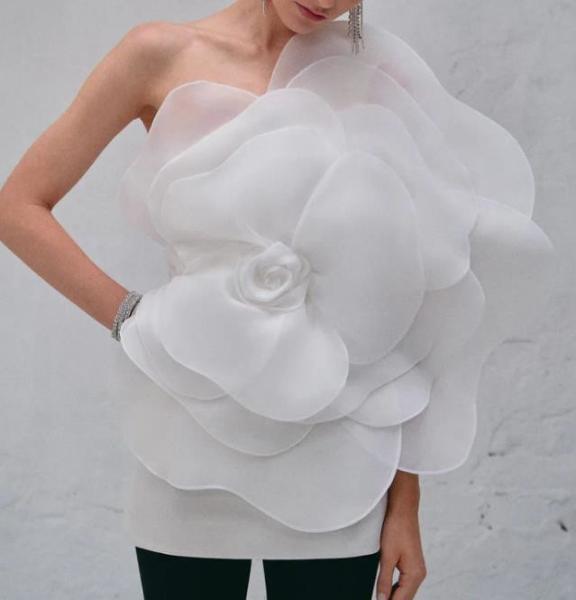 Apparel Custom Vendor High End Slanted Shoulder Flower Dress Sleeveless Skirt