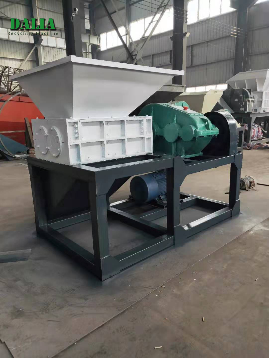 Two Rotors Plastic Shredder Machine 220V / 380V High Efficiency Rubber Recycling