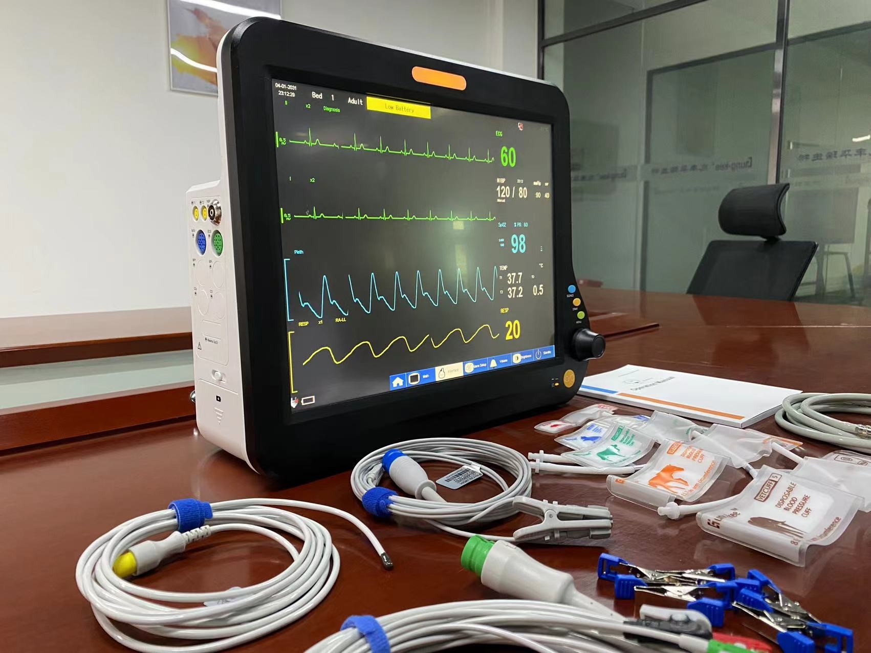 Multilingual Veterinary Spo2 Monitor , Heart Machine Monitor For Rabbit Dog