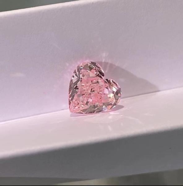 1.00-1.99 Carat Heart Cut Lab Created Colored Diamonds For Necklace