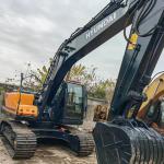 Affordable Used Hyundai Excavator 220LC-9S 136KW Engine Power 22100kg Operating