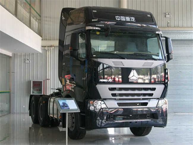 CNHTC 6 × 4 SinotrukTractor Head Trucks With 10 Wheel HOWO A7 Model 420HP