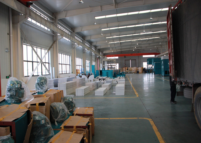 Semi Automatic Bagging Machine For Bulk Material 20-50kg Bag In Animal Feed Industry