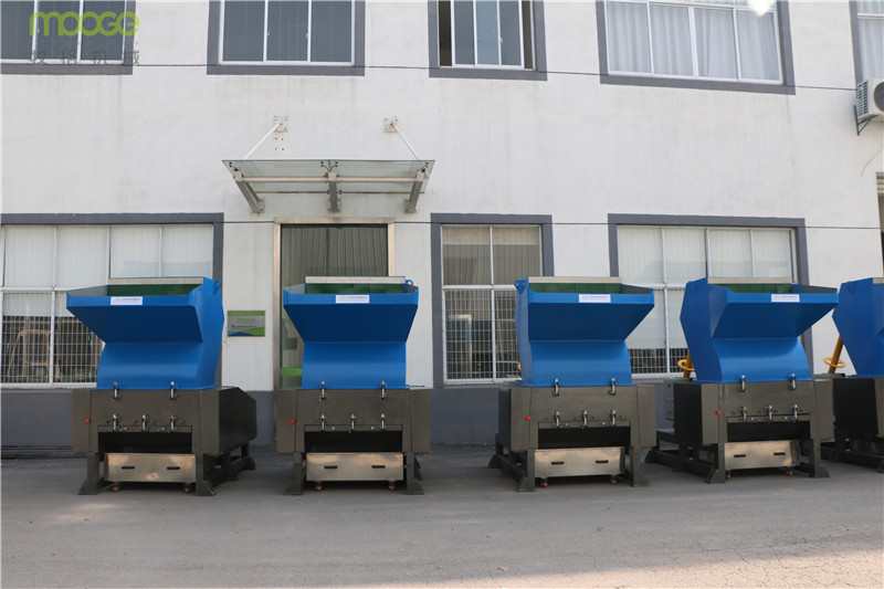 PP HDPE Waste Bottle Grinding Machine PE Crushing Economic