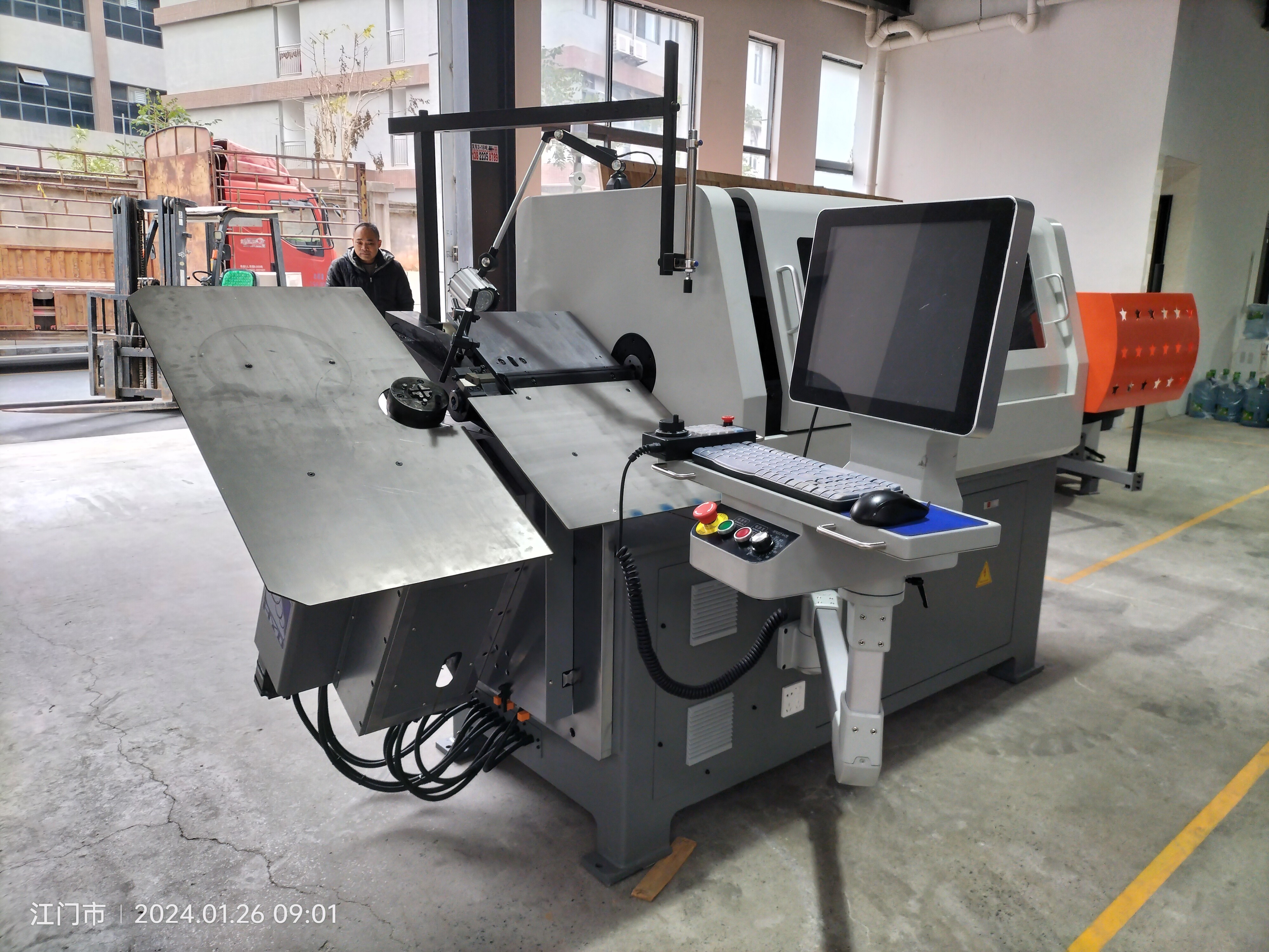 Rotary CNC Wire Bending Machine , 8 Axis 2D / 3D Wire Bender 2-10mm