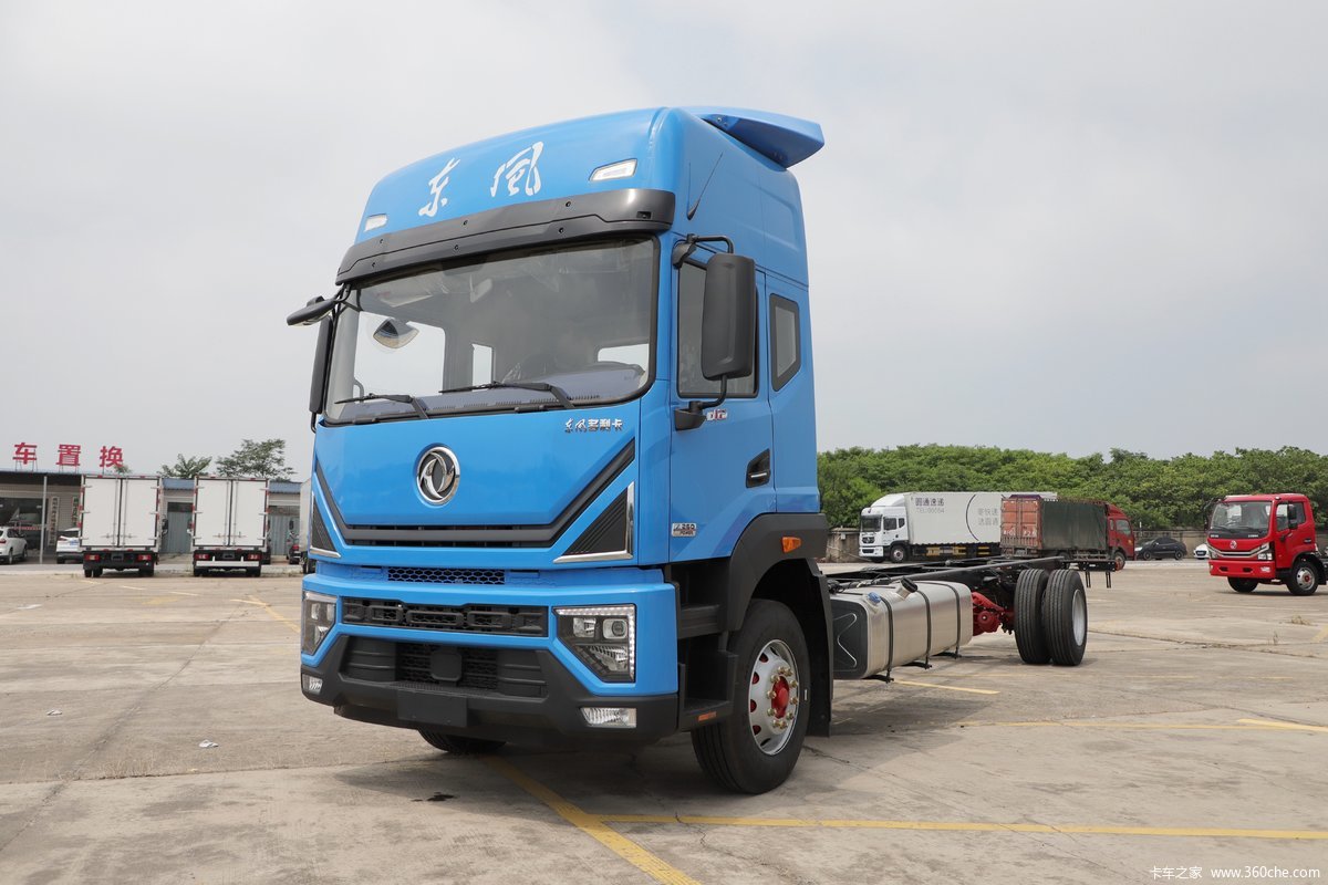 Dongfeng 10T Cargo Van 4X2 Diesel Heavy Truck with Cummins Engine Euro 6 Emission Manual Transmission