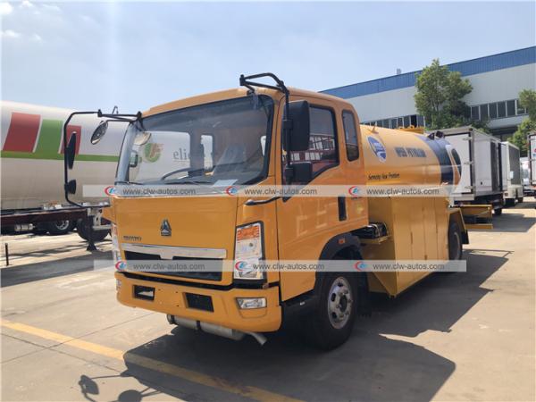 Sinotruk HOWO 8000liters 8cbm LPG Bobtail Truck 3ton 4ton Road Tanker LPG Gas