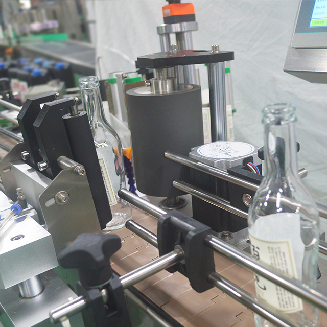 s Wine Bottle Soy Sauce Round Bottle Labeling Machine with 280mm Label Outside Diameter