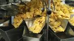 Chips Puffed Food Punch Hole Bag Packaging Machine Automatic 50g 100g