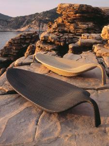 Quality Modern Villa Beach Lounger Swimming Pool Leisure Chair PE Rattan Lounge Bed wholesale