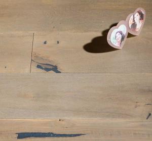 Quality classic oak engineered wood flooring with smoke and brushed finishing wholesale