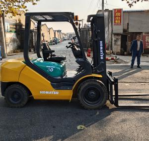 Quality Komatsu 30 3 Ton Second Hand Diesel Forklifts Three Stages And With Side Shift wholesale