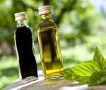 250ml 500ml 750ml 1000ml Square Antique Green Glass Bottle with Screw Cap Made