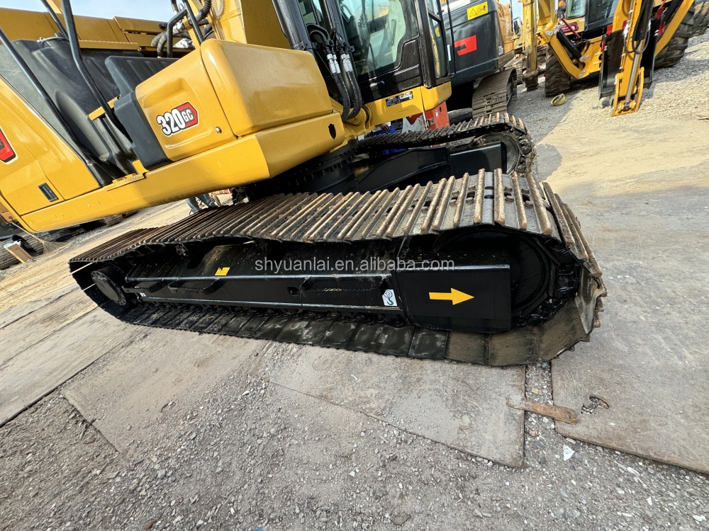 Used CAT320GC excavator with overall soft steel design and 20000 KG machine weight