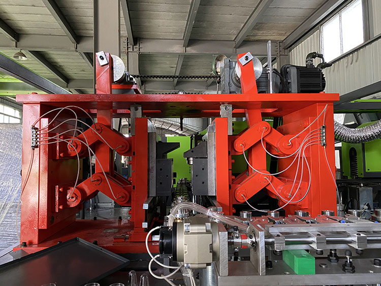 4 Cavities Fully Automatic PET Preform Bottle Blowing Machine for Food Beverage