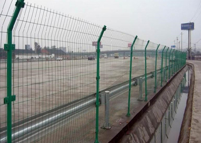 Highway Bilateral Guardrail Barbed Wire Isolation Fence