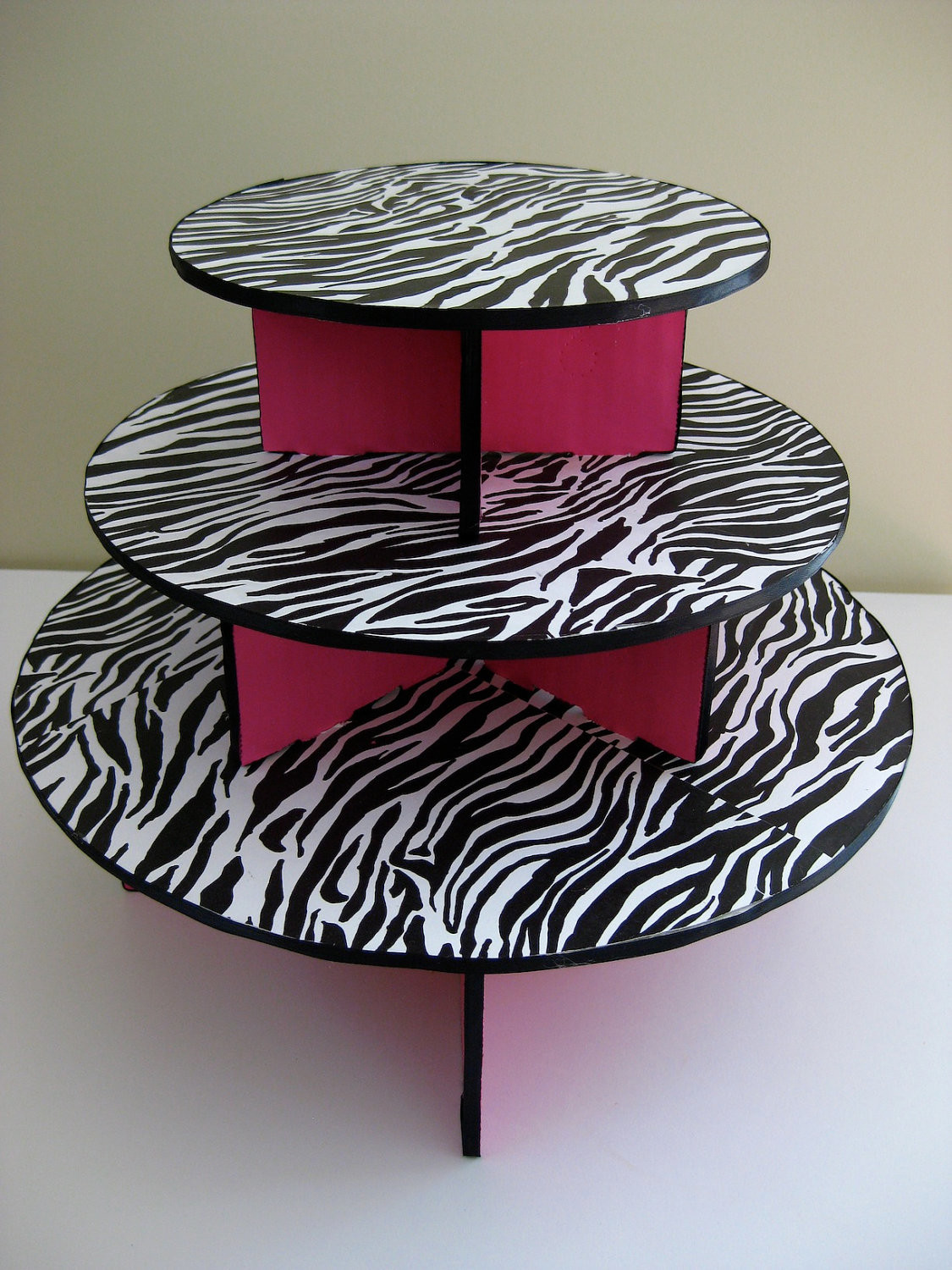 3 Tier Cardboard Cake Stand Zebra Pattern Customized Size Round Shape
