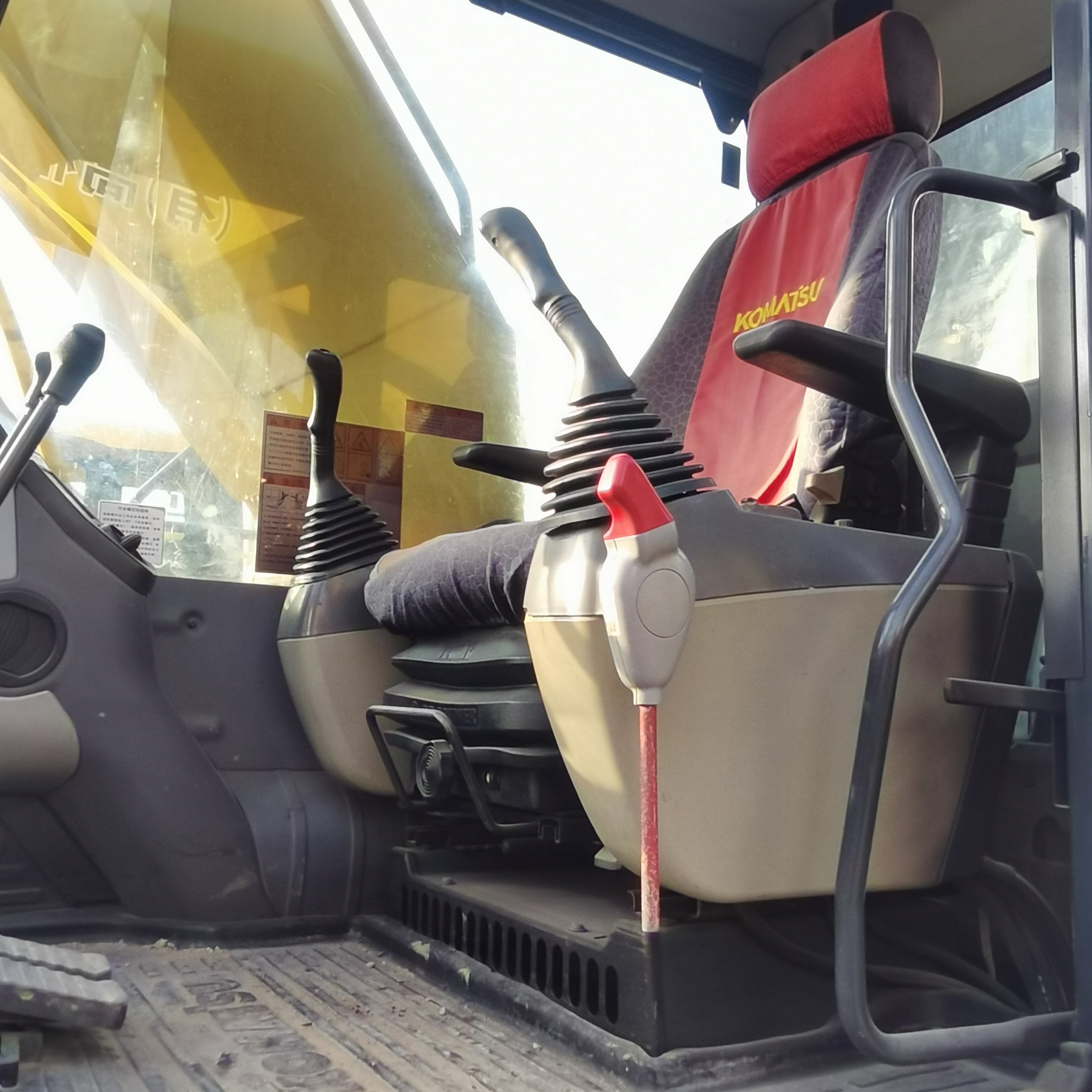 24 Ton Second Hand Komatsu PC240LC Excavator with 1.2M³ Bucket Capacity in Japan 2020