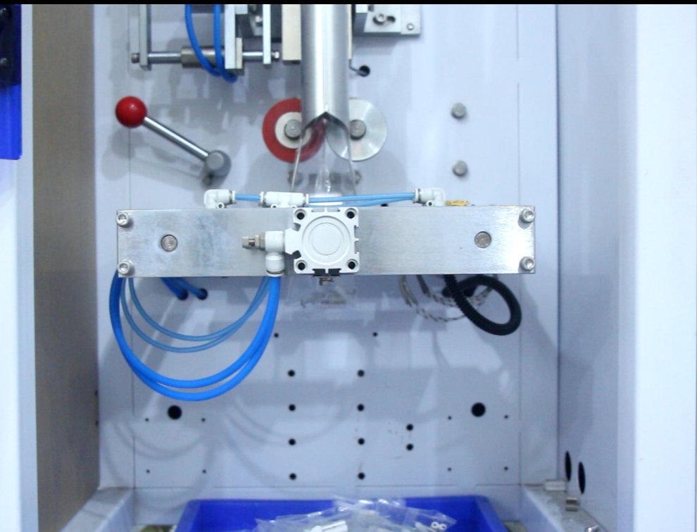 Great Price Full-automatic Vertical Hardware Screw Nut Feeding Counting Plastic Bag Packing Machine