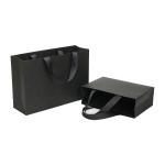 Soft Edge Black Paper Carrier Bags , Recycled Gift Bags Various Shape Available