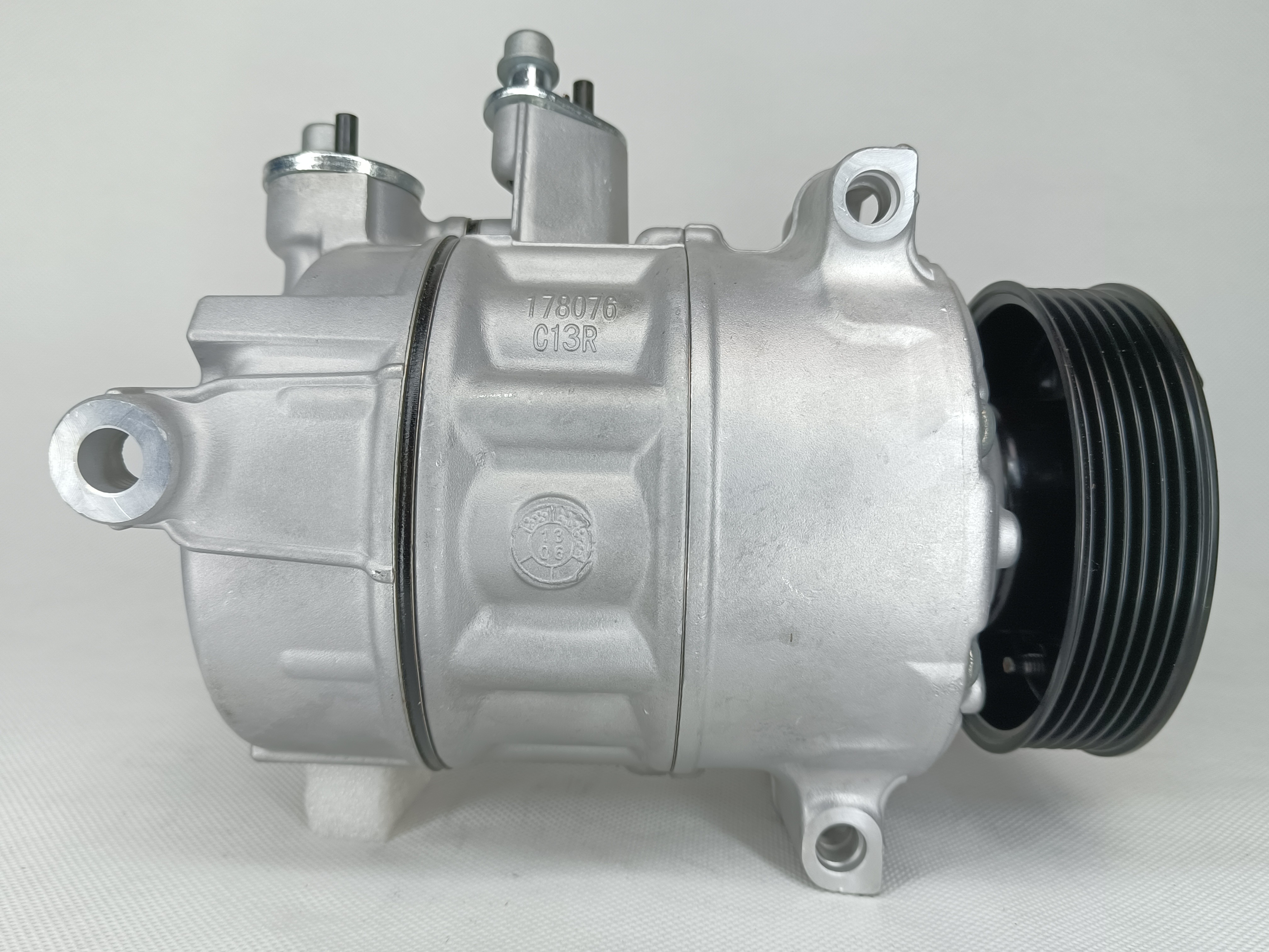 Auto AC conditioning compressor Volkswagen for Tiguan Sagitar CC 1KD820803H 1KD820803M 1KD820803K 1KD820803L