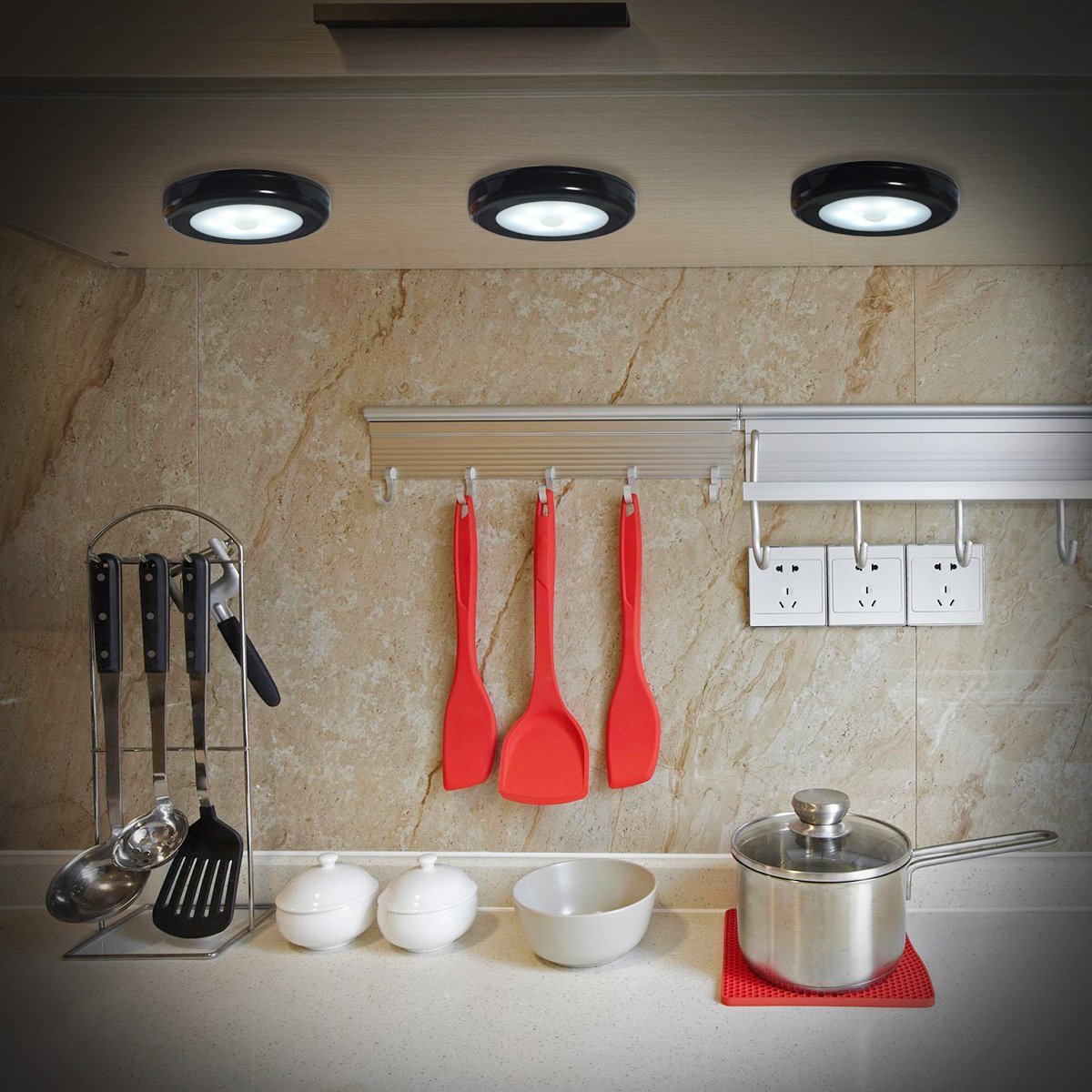Cordless 3m Distance 3.15inch Battery Operated Motion Sensor Light