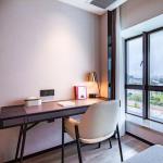 Customized Request Modern King Size Bedroom Set Furniture from Foshan Hotel