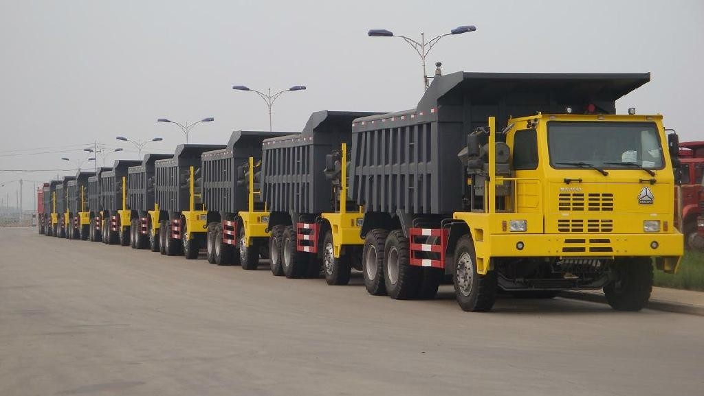 Unloading Dump Truck 371 hp driver 6x4 mining dump truck / tipper truck howo brand