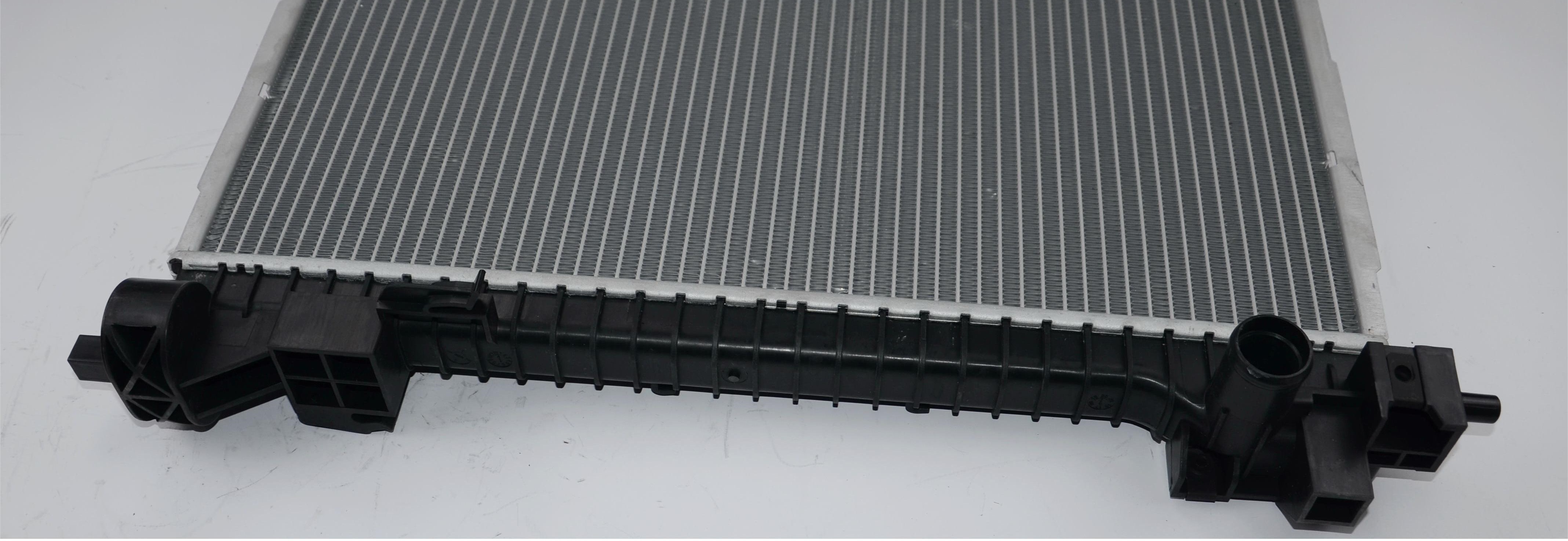 Customized Car Fitment Cadillac SRX 20926497 Aluminum Radiator with Plastic Water Tank