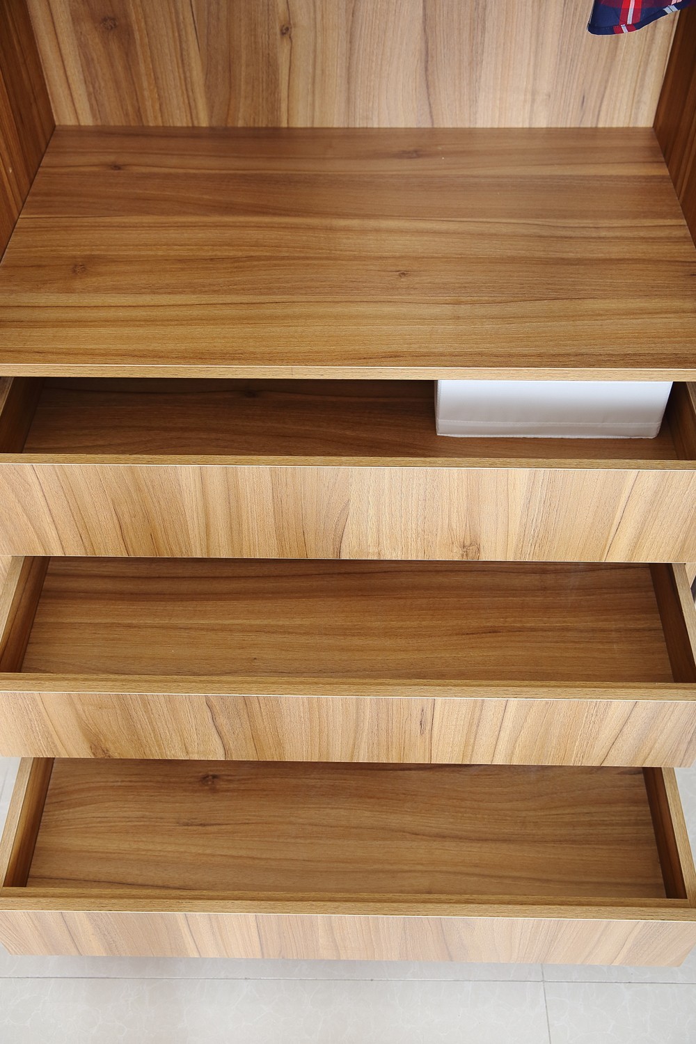 E1 Grade L Shaped Walk In Wardrobe Wooden Home Furniture Eco Friendly