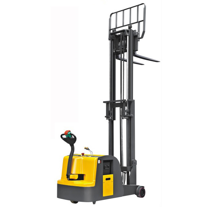 Counter Balanced Warehouse Forklift Trucks Lifting Height 5.6m Compact Structure