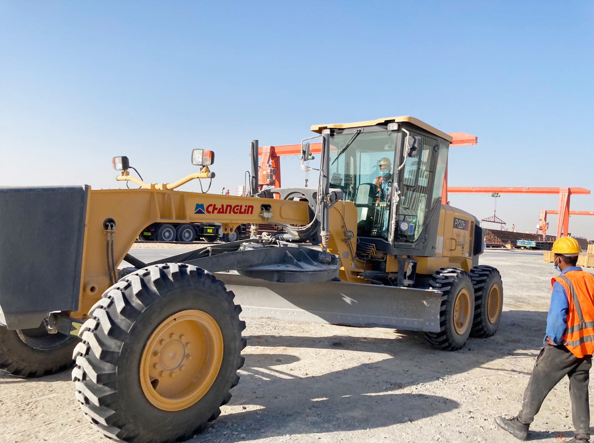 PY220H 220Hp Heavy Equipment Road Grader 162KW With Komatsu Technical
